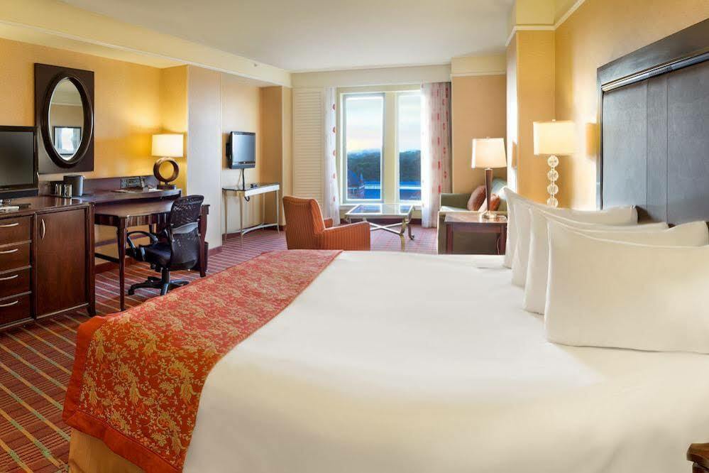 Renaissance Montgomery Hotel & Spa At The Convention Center Eksteriør billede